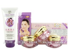 正品嬌伶燕窩素嫩白透紅組合三件套-- 廣西南寧市護(hù)膚精品化妝品公司銷售部
