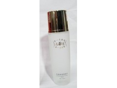 芮薇活顏嫩膚收縮水，芮薇補(bǔ)水保濕產(chǎn)品-- 廣西南寧市護(hù)膚精品化妝品公司銷售部