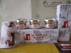 漢方古韻白里透紅三件套，嫩白透紅美顏組合-- 廣西南寧市護(hù)膚精品化妝品公司銷售部