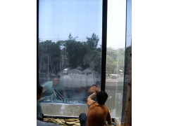 深圳建筑玻璃貼膜 隔熱防爆膜 防曬遮陽膜 防紫外線膜-- 深圳凱兆興環?？萍加邢薰? class=