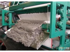 泰興牌三網(wǎng)帶式壓濾機(jī) 型號(hào)齊全-- 諸城市泰興機(jī)械廠(chǎng)