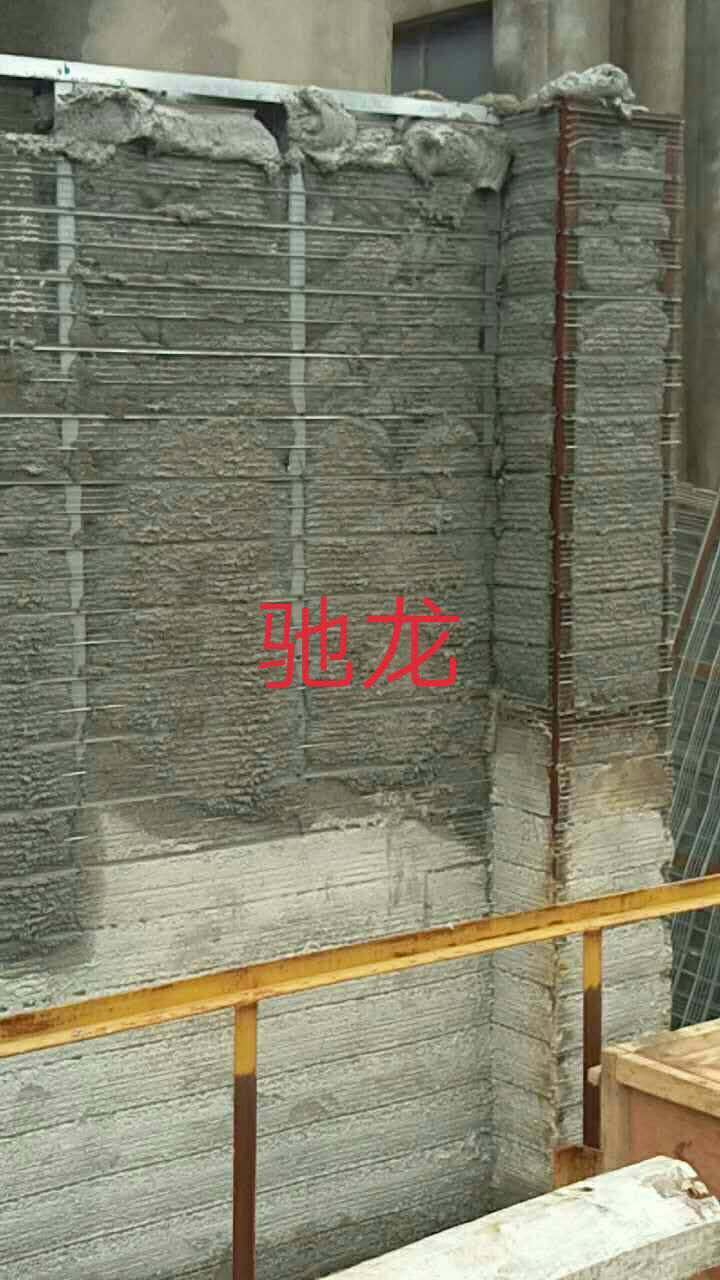 有筋擴(kuò)張網(wǎng)墻體澆注完成-- 煙臺(tái)馳龍建筑節(jié)能科技有限公司