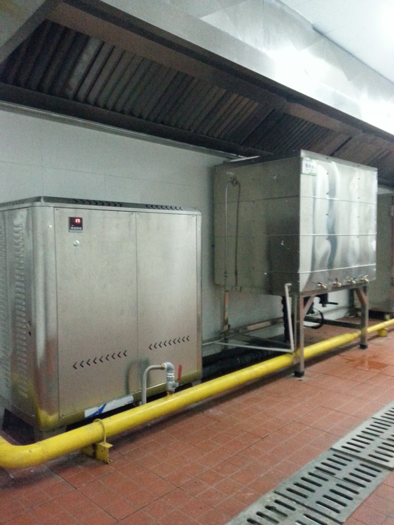中央燃氣熱水機組熱水鍋爐熱水爐廠家直銷-- 湖南益眾節(jié)能科技有限公司